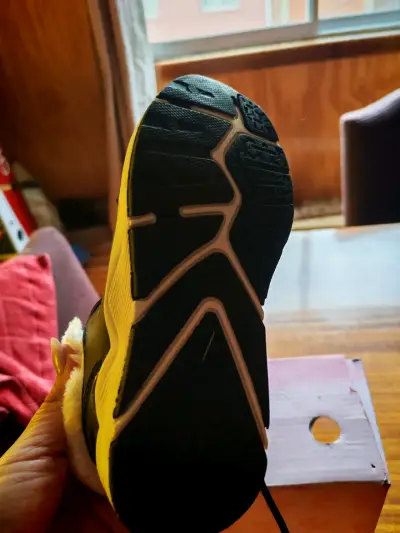 Botas negras con forro cálido - miniatura 2