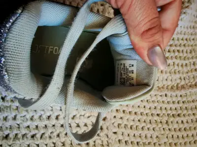 Botas negras con forro cálido - miniatura 4