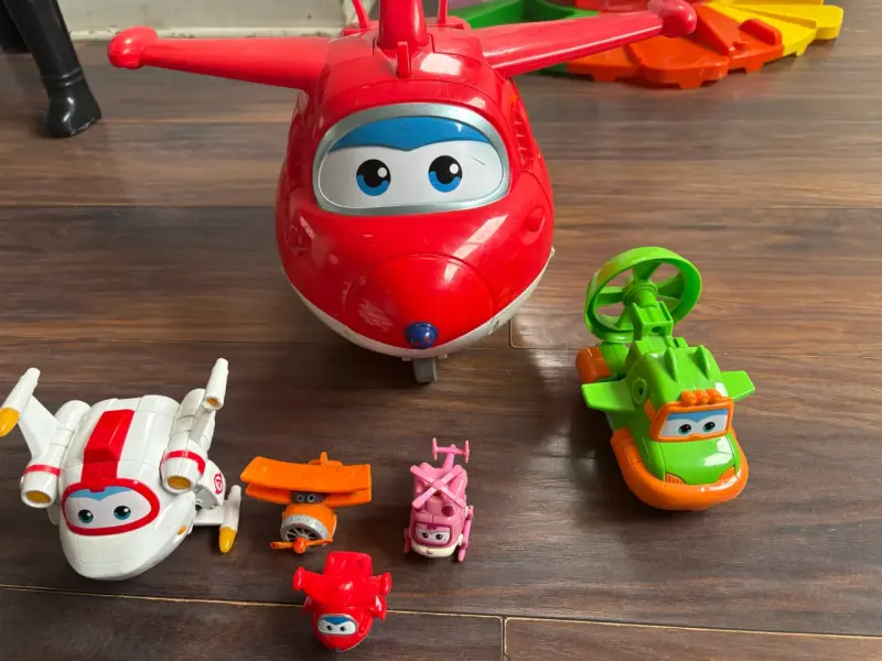 Set de juguetes de aviones Super Wings - 2