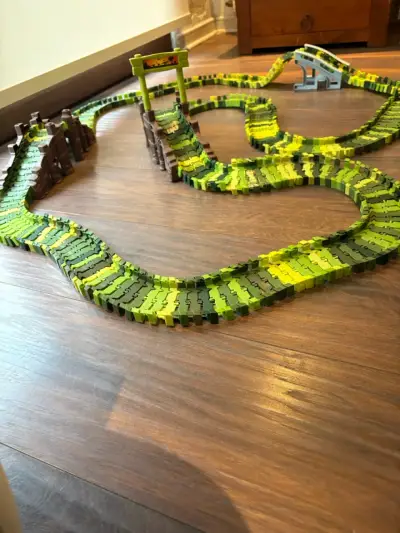 Pista de autos flexible - miniatura 2