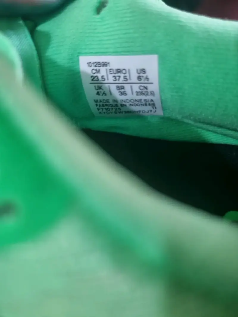 Zapatillas verde Asics. - 1