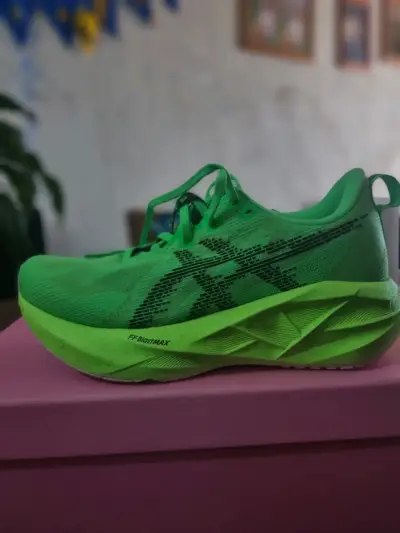 Zapatillas verde Asics. - miniatura 3