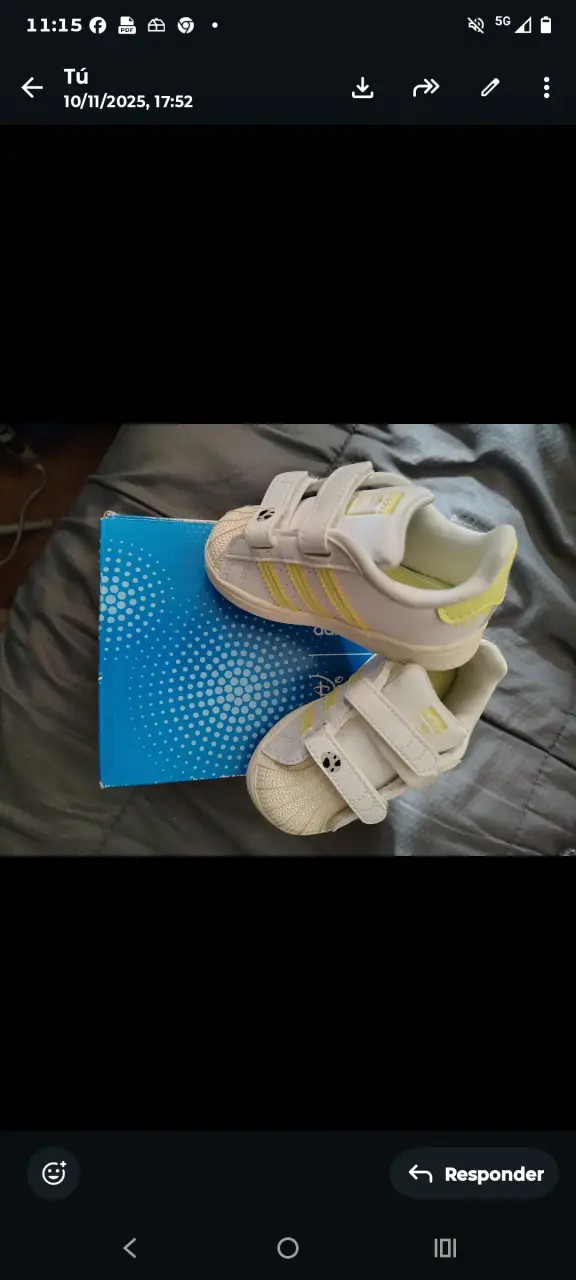 Zapatillas infantiles blancas con velcro - 1