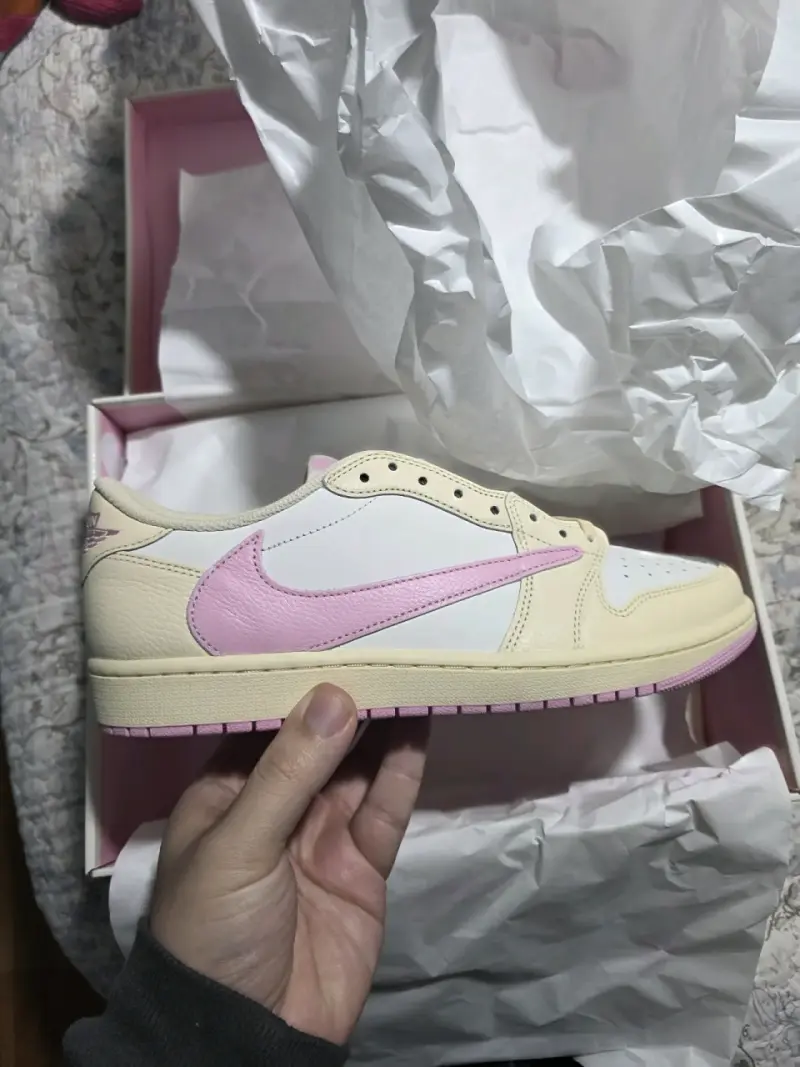 Zapatillas Travis Scott 10.5 nuevas - 1