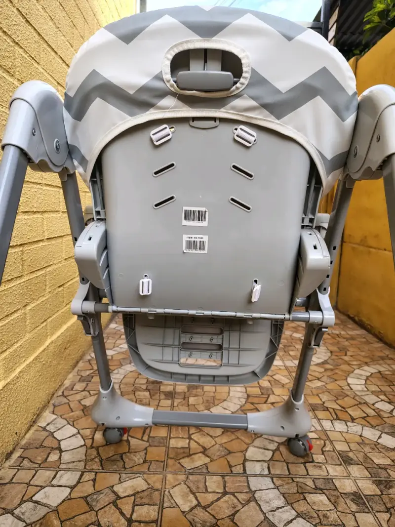 Silla de bebé gris y blanca - 6