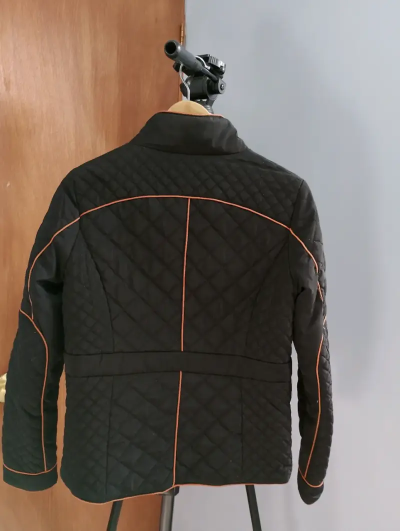 Chaqueta negra acolchada talla S - 3