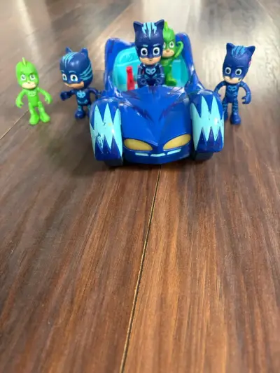 Auto de juguete PJ Masks con figuras - miniatura 2