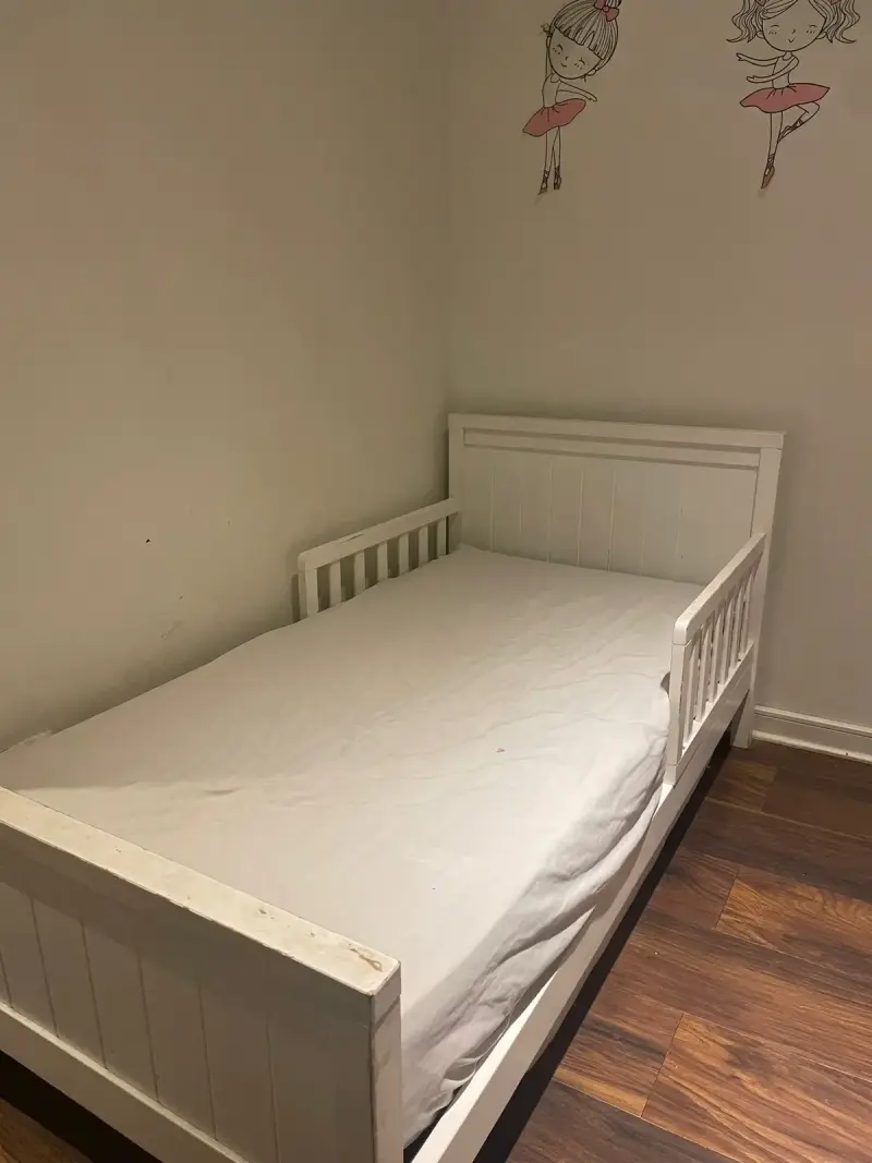 Cama infantil de transición blanca - 1