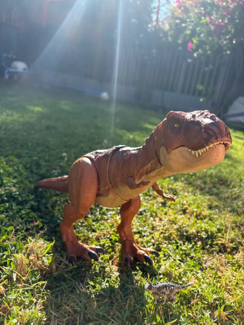 dinosaurio T-Rex articulado grande. Mattel - 1