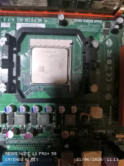 Placa madre con AMD y rams - miniatura 2