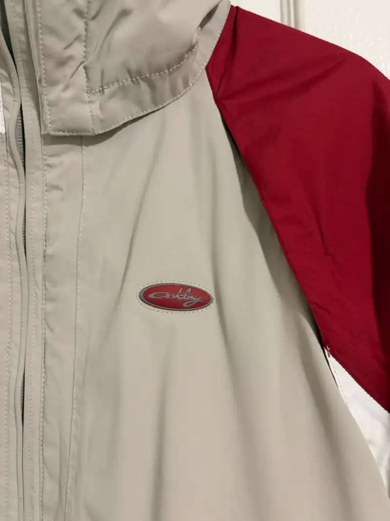 Chaqueta oakley roja y beige - 2