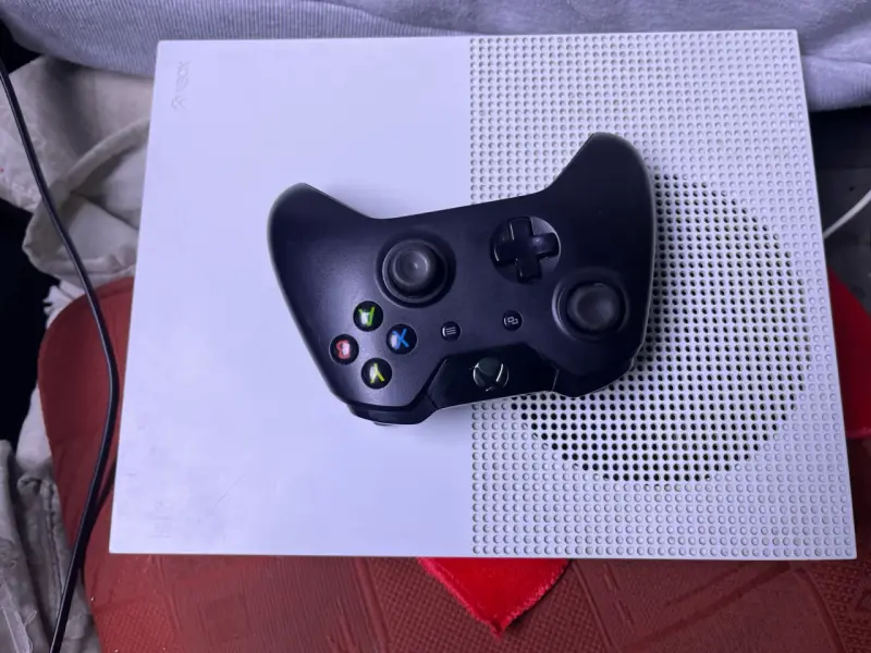 Consola Xbox One S con control - 2