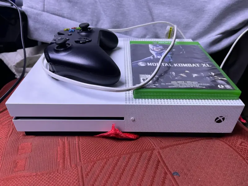 Consola Xbox One S con control - 3