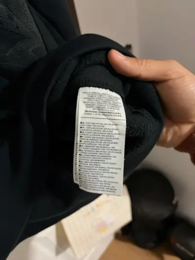Polerón negro Nike con capucha - miniatura 4