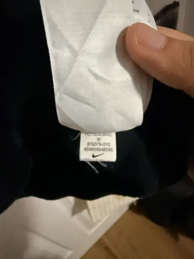 Polerón negro Nike con capucha - miniatura 5