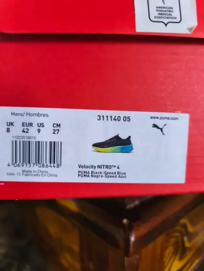 Zapatillas deportivas negras con suela colorida - miniatura 4