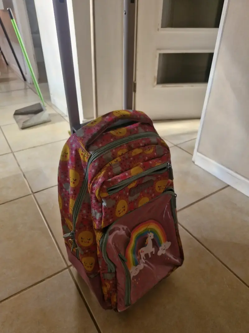 Mochila escolar unicornio con ruedas - 1