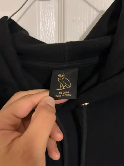 Polerón negro con capucha OVO - miniatura 3