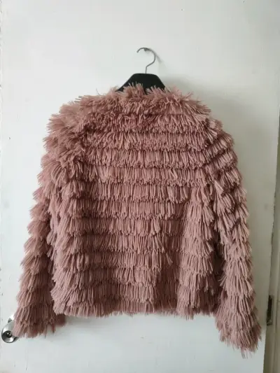 Chaqueta peluda rosada - miniatura 2