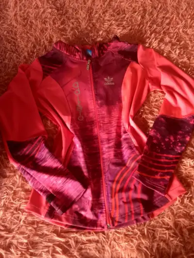 Chaqueta deportiva rosada con cremallera - miniatura 2