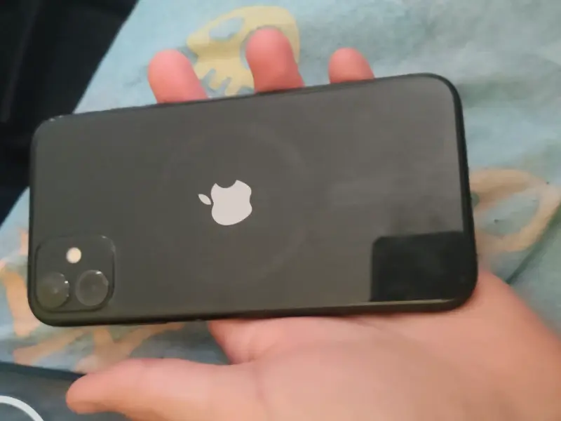 iPhone 11 72%bateria - 4