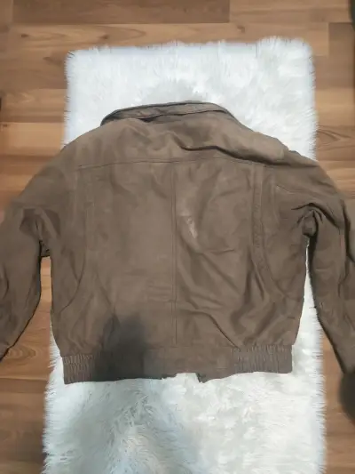 Chaqueta marrón de cuero - miniatura 2