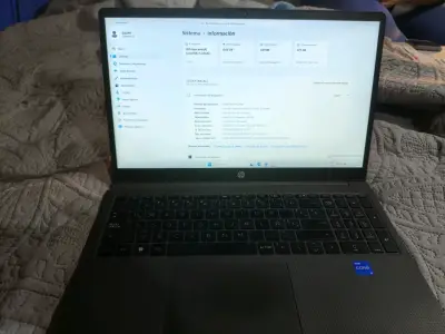Laptop HP 13th Gen Intel i5 - miniatura 1