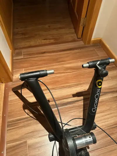 Rodillo de entrenamiento para bicicleta - miniatura 3
