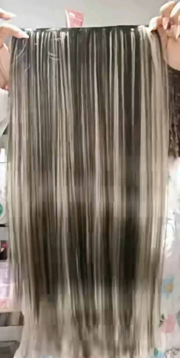 Extensiones de cabello castaño claro