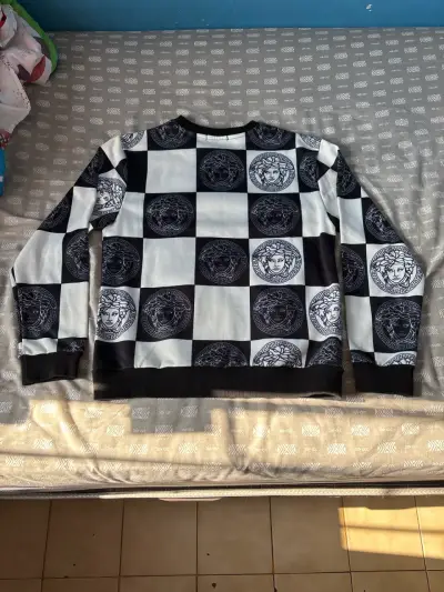 Polerón Versace blanco y negro - miniatura 2