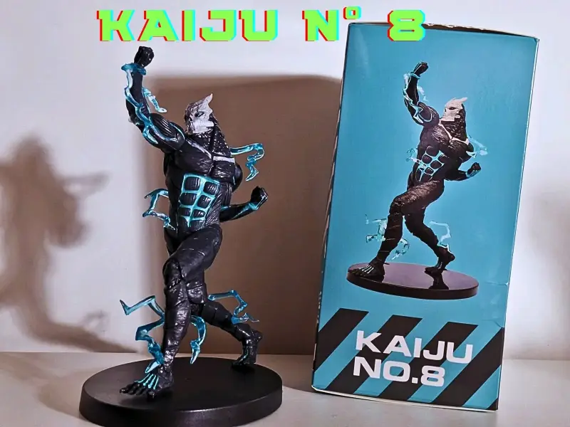 Figura Kaiju N° 8 con caja - 1