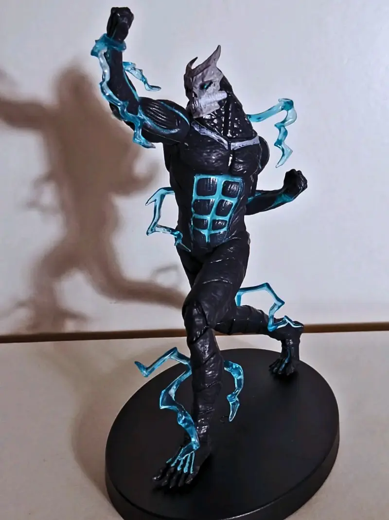 Figura Kaiju N° 8 con caja - 4