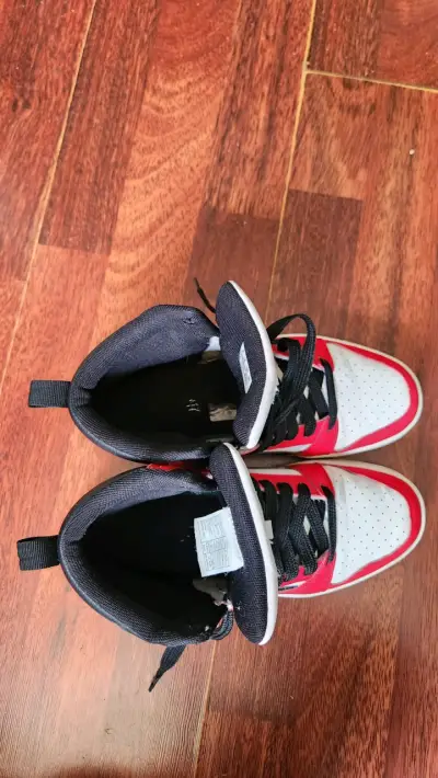 Zapatillas Puma rojas y blancas talla 37 - miniatura 4