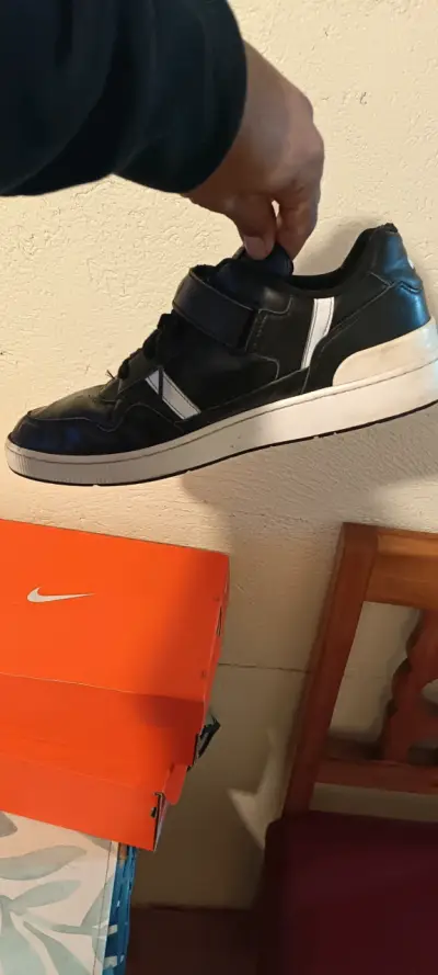 Zapatillas negras Lacoste - miniatura 2