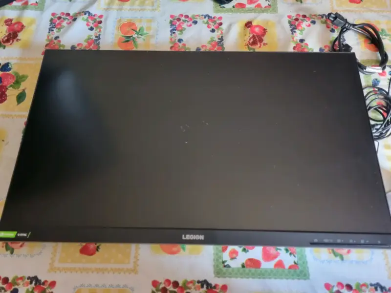 Monitor Lenovo Legion - 1