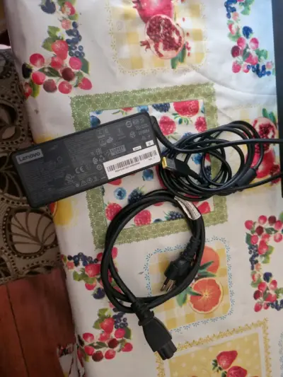 Monitor Lenovo Legion - miniatura 2
