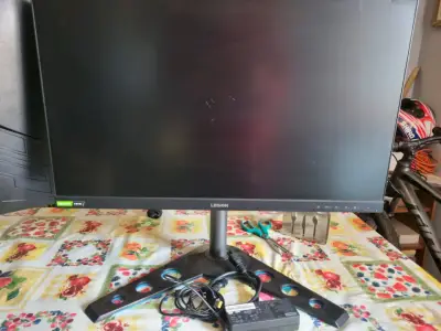 Monitor Lenovo Legion - miniatura 3