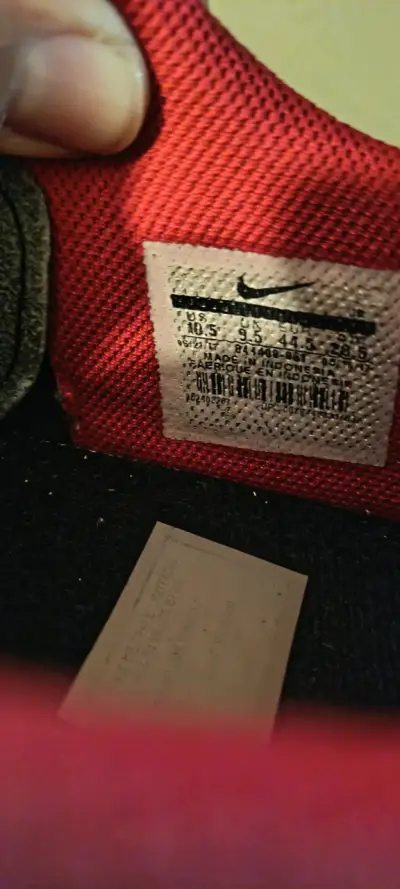 Zapatillas Nike negras y rojas - miniatura 5