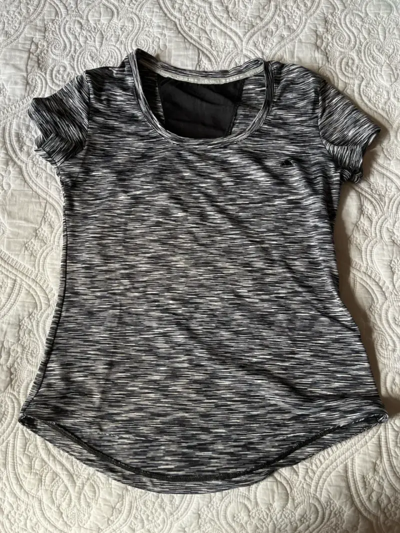 Polera deportiva gris jaspeada - 1