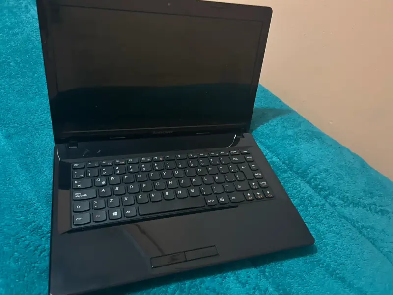 Computador Marca Lenovo - 3