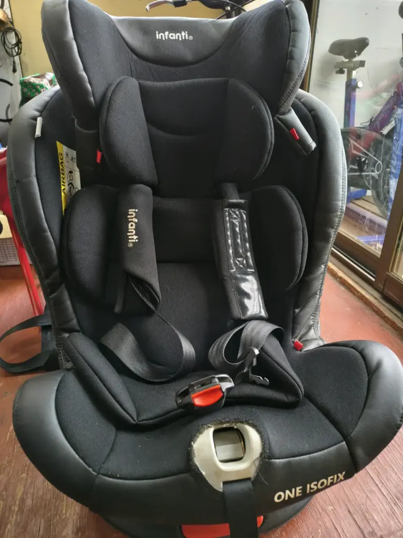 Silla de auto Infanti negra - 1