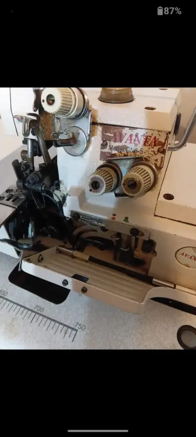 Máquina de coser industrial - miniatura 2