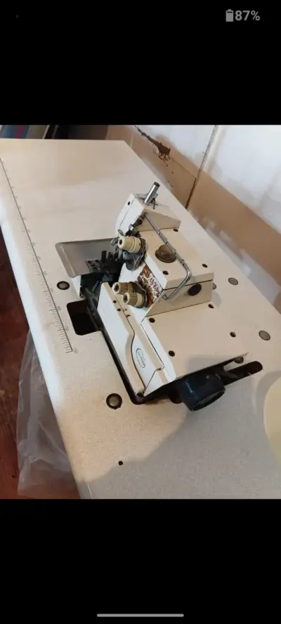 Máquina de coser industrial - miniatura 3