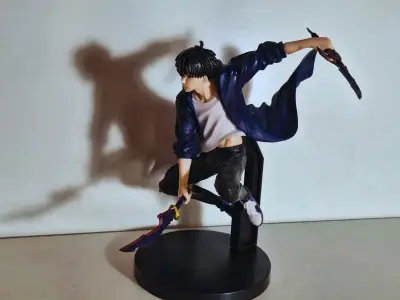 Figura Sung Jinwoo de colección - miniatura 3