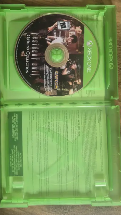 Resident Evil Origins Collection Xbox One - miniatura 2