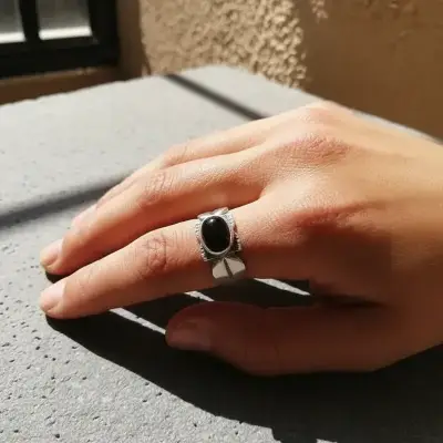 Anillo de plata con piedra negra - miniatura 3