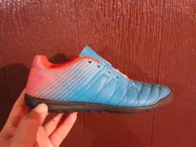 Zapatillas deportivas azul y rojo - miniatura 1