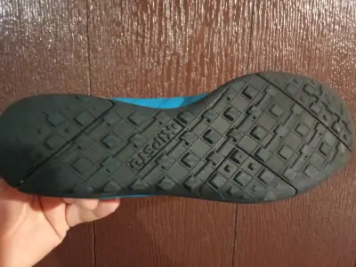 Zapatillas deportivas azul y rojo - miniatura 2