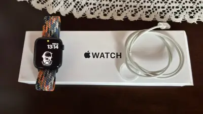 Smartwatch Apple SE 2da. Generación - miniatura 1