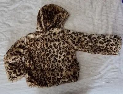 Poleron de peluche con capucha - miniatura 3